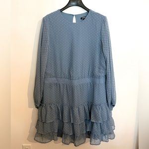 Express blue tiered clip-dot long sleeve dress. Size L.
